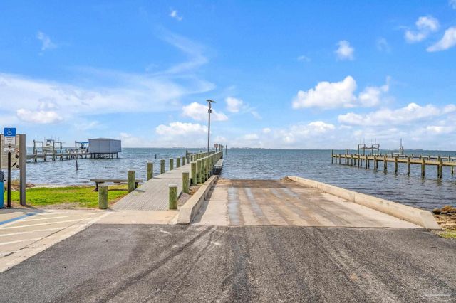 5357 Galberry Ln, Gulf Breeze, FL 32563