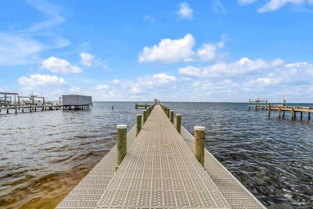 5357 Galberry Ln, Gulf Breeze, FL 32563