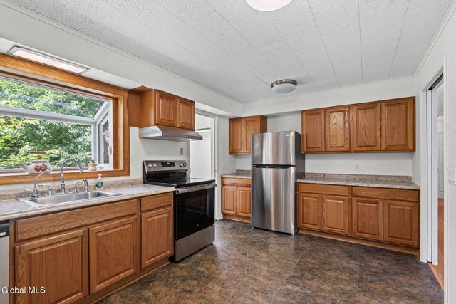 1141 Meadowdale Road, Altamont, NY 12009