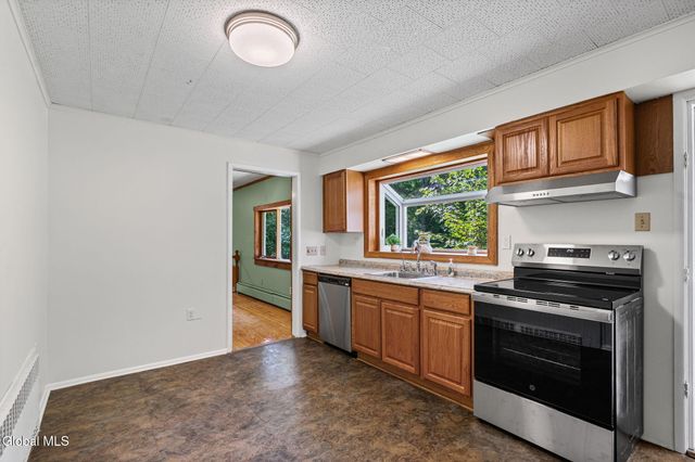 1141 Meadowdale Road, Altamont, NY 12009