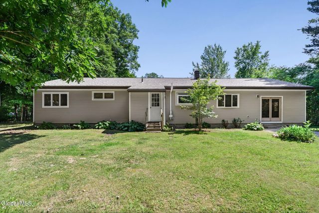 1141 Meadowdale Road, Altamont, NY 12009