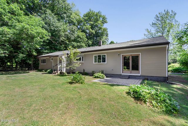 1141 Meadowdale Road, Altamont, NY 12009