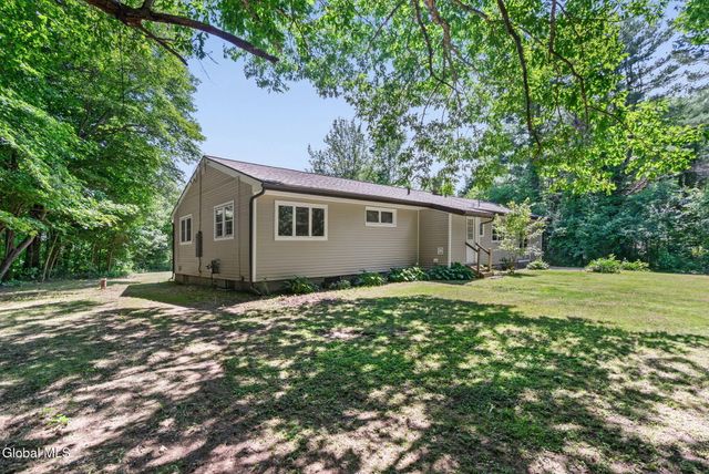 1141 Meadowdale Road, Altamont, NY 12009