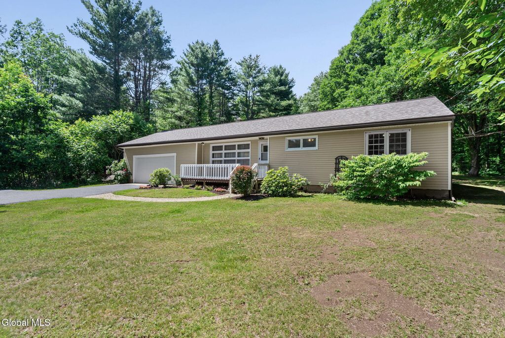 1141 Meadowdale Road, Altamont, NY 12009