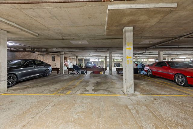 4624 N Commons Drive 303E, Chicago, IL 60656