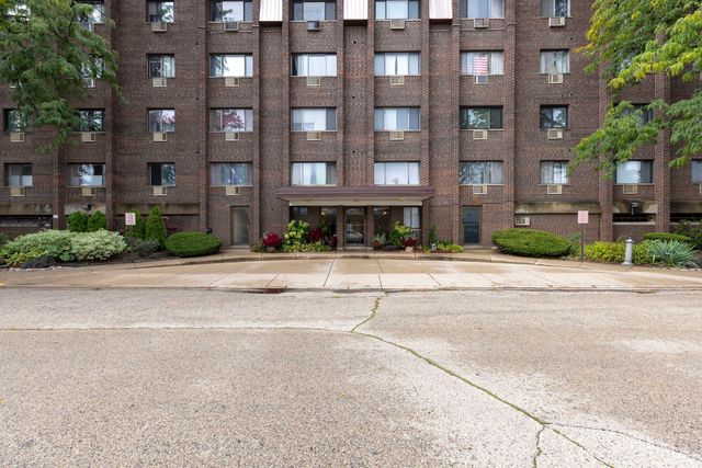 4624 N Commons Drive 303E, Chicago, IL 60656