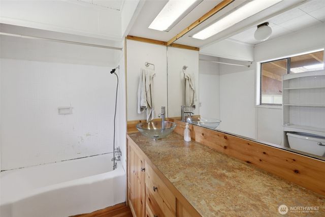 234 NW 2 Crane Lane, Poulsbo, WA 98370