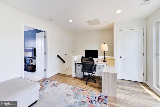 4550 LONGFELLOW ST, Hyattsville, MD 20781