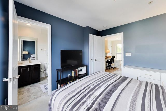 4550 LONGFELLOW ST, Hyattsville, MD 20781