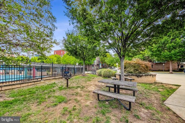 4550 LONGFELLOW ST, Hyattsville, MD 20781