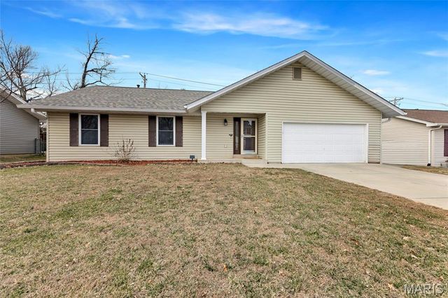 1113 Athena Way, St Peters, MO 63376