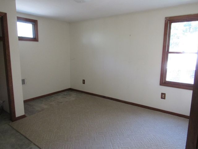 30 Taft Ave, Mendon, MA 01756