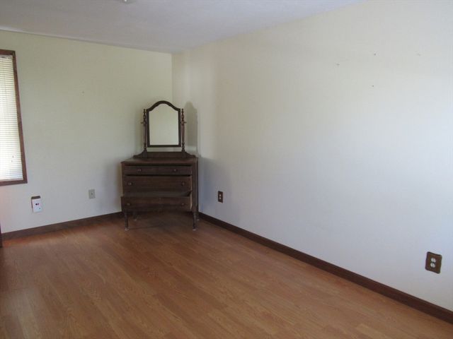 30 Taft Ave, Mendon, MA 01756