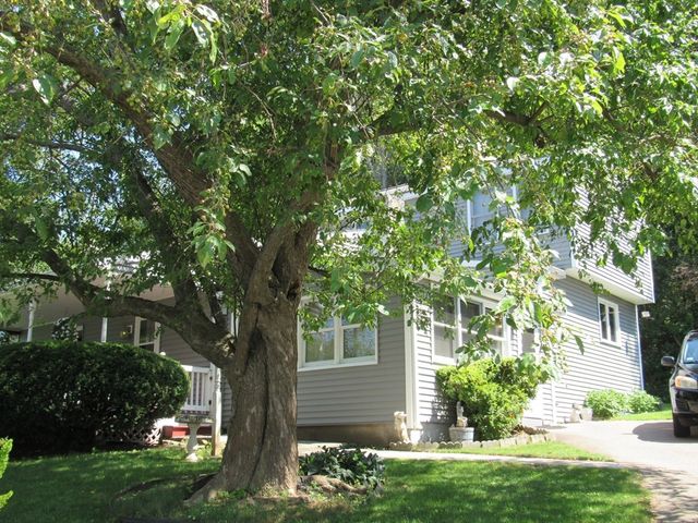 30 Taft Ave, Mendon, MA 01756