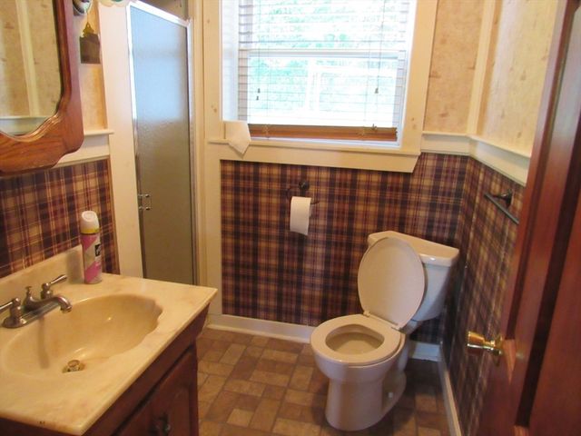 30 Taft Ave, Mendon, MA 01756