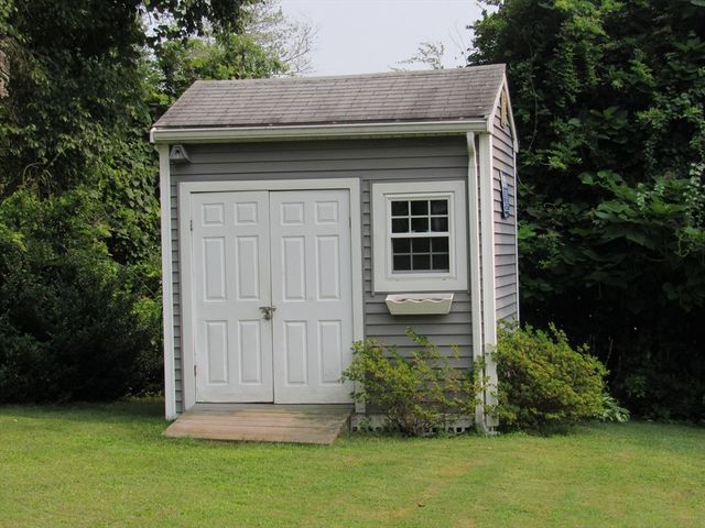 30 Taft Ave, Mendon, MA 01756