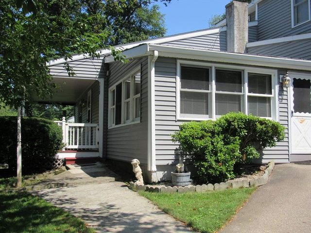 30 Taft Ave, Mendon, MA 01756