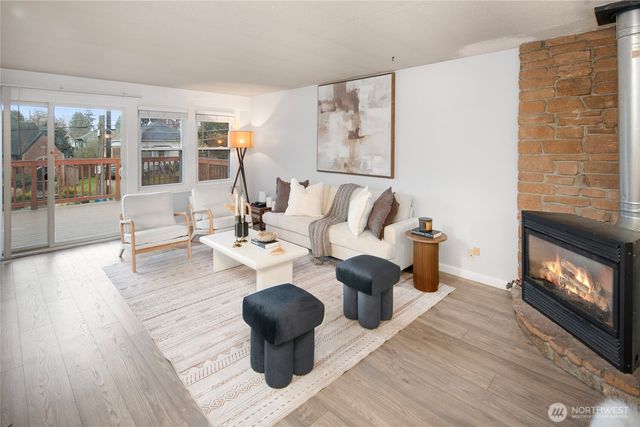 942 N 82nd Street, Seattle, WA 98103