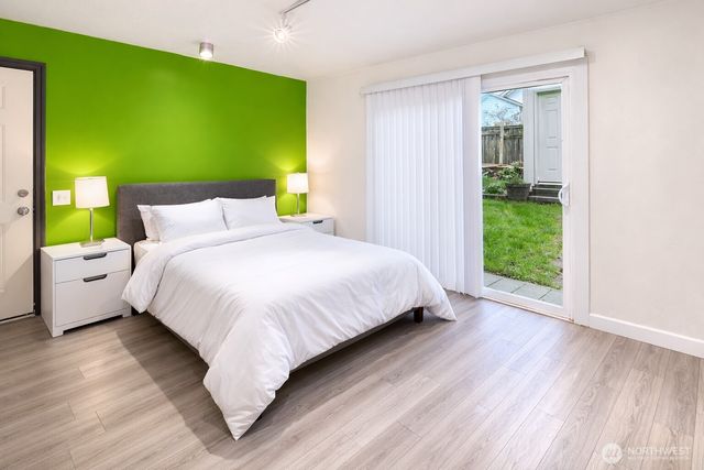 942 N 82nd Street, Seattle, WA 98103