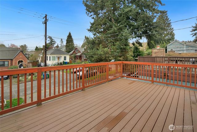 942 N 82nd Street, Seattle, WA 98103