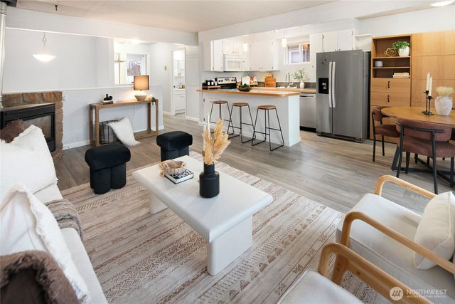 942 N 82nd Street, Seattle, WA 98103