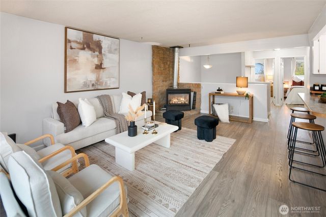 942 N 82nd Street, Seattle, WA 98103