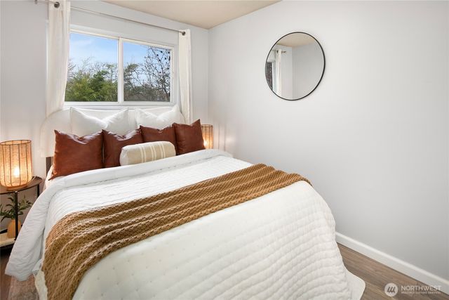 942 N 82nd Street, Seattle, WA 98103