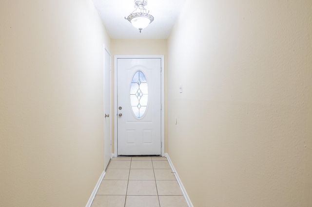 4910 Redfish Reef Drive, Bacliff, TX 77518