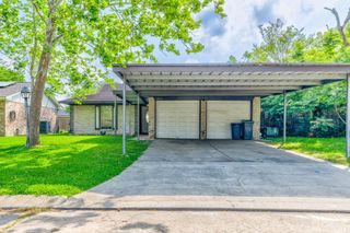 4910 Redfish Reef Drive, Bacliff, TX 77518