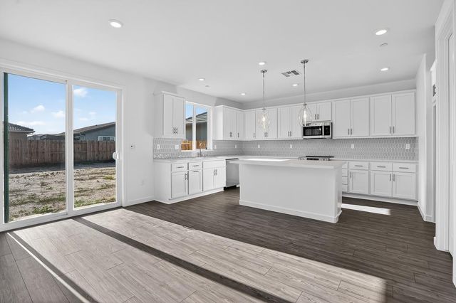 1706 Shingle Avenue, Manteca, CA 95337
