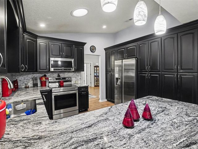 18 WESTON ROAD, Leesburg, FL 34748