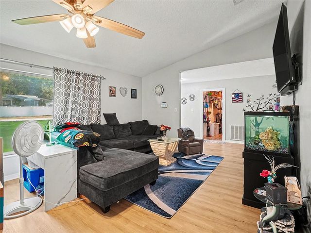 18 WESTON ROAD, Leesburg, FL 34748