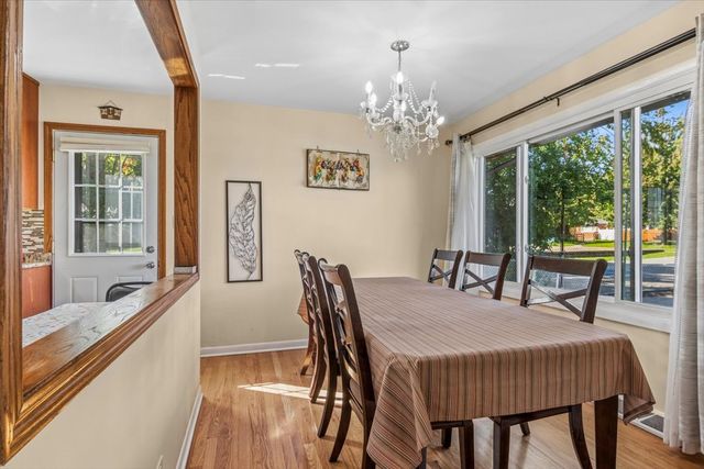 7031 W Crain Street, Niles, IL 60714