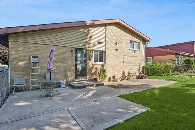 7031 W Crain Street, Niles, IL 60714