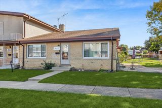 7031 W Crain Street, Niles, IL 60714