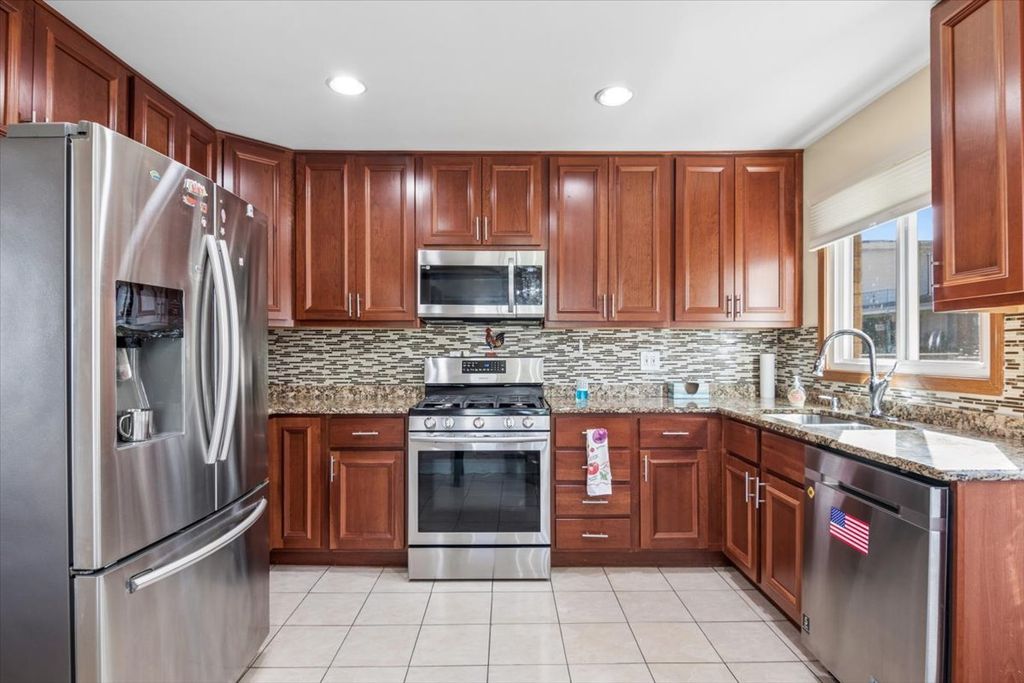 7031 W Crain Street, Niles, IL 60714 — photo 4