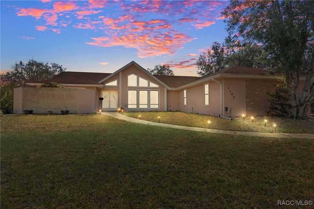1105 N Mediterranean Way, Inverness, FL 34453