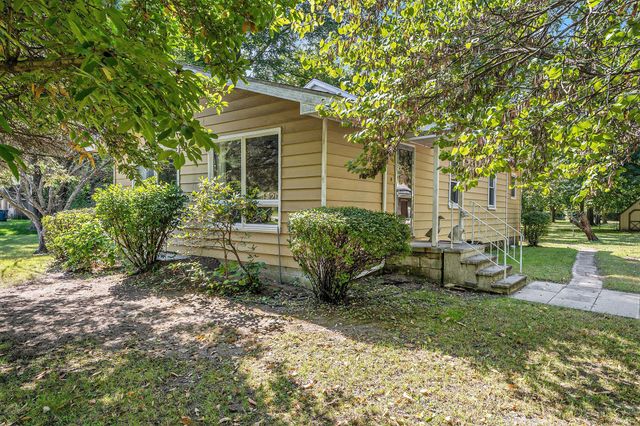 1520 Kennedy Avenue, Schererville, IN 46375