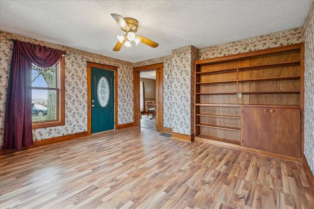 297 Goudy Road, Mt Vernon, IA 52314