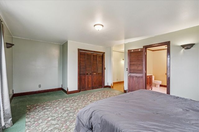 297 Goudy Road, Mt Vernon, IA 52314