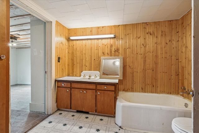 297 Goudy Road, Mt Vernon, IA 52314