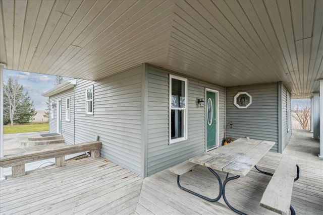 297 Goudy Road, Mt Vernon, IA 52314