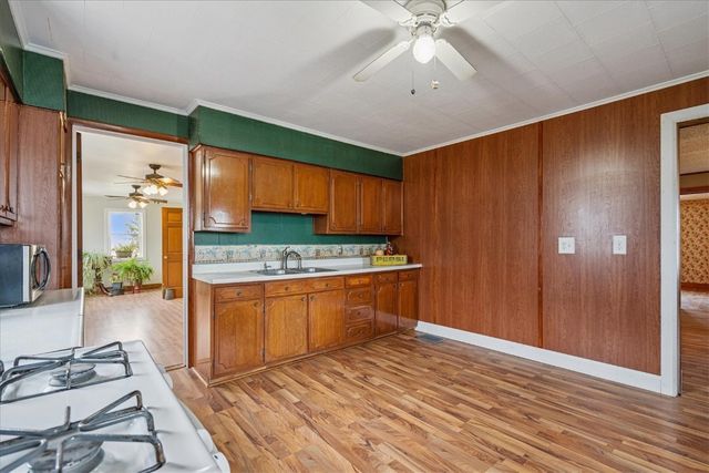 297 Goudy Road, Mt Vernon, IA 52314