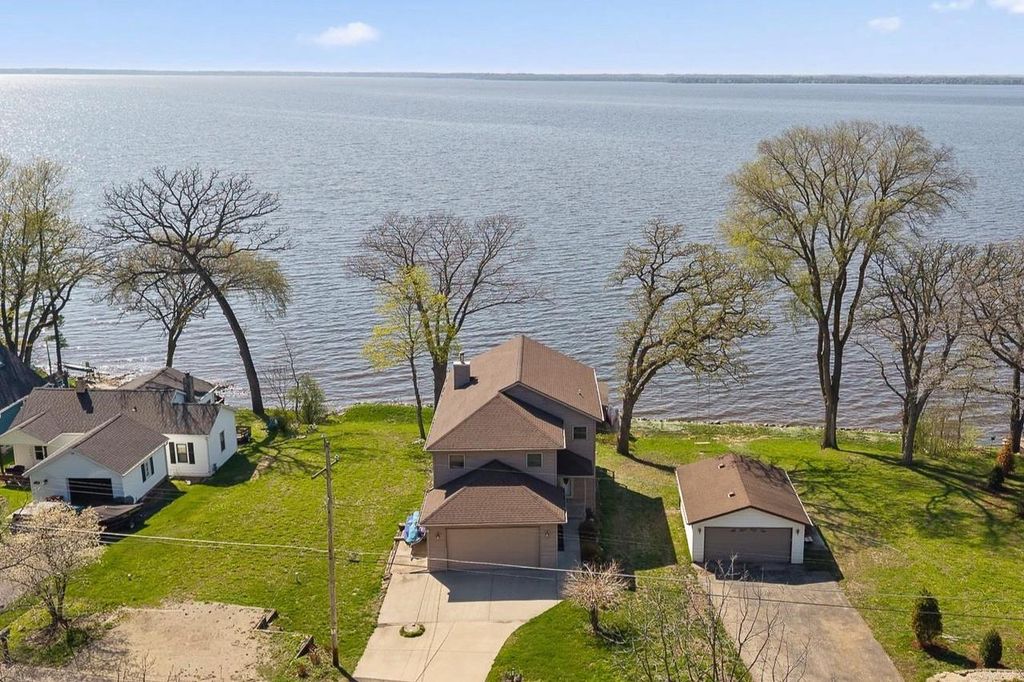 N1021 Vinnie Ha Ha Road, Fort Atkinson, WI 53538