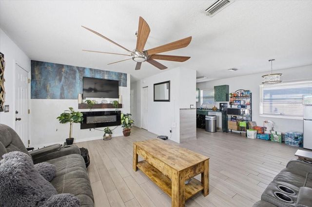 2904 E 5TH AVENUE, Palmetto, FL 34221