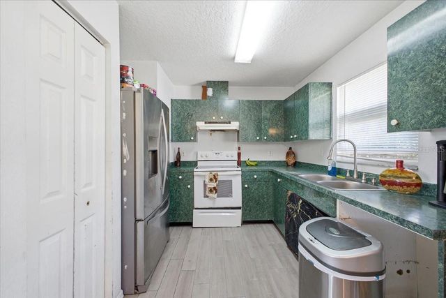 2904 E 5TH AVENUE, Palmetto, FL 34221