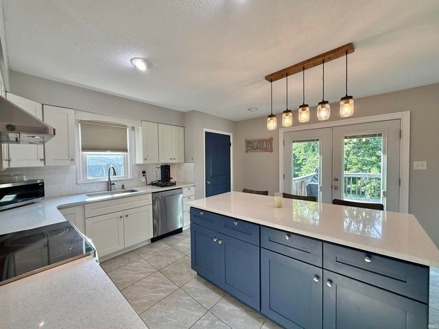 7766 Owens Drive, Newburgh, IN 47630