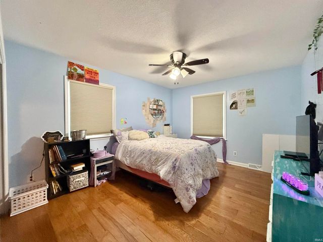 7766 Owens Drive, Newburgh, IN 47630