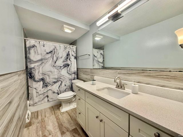 7766 Owens Drive, Newburgh, IN 47630