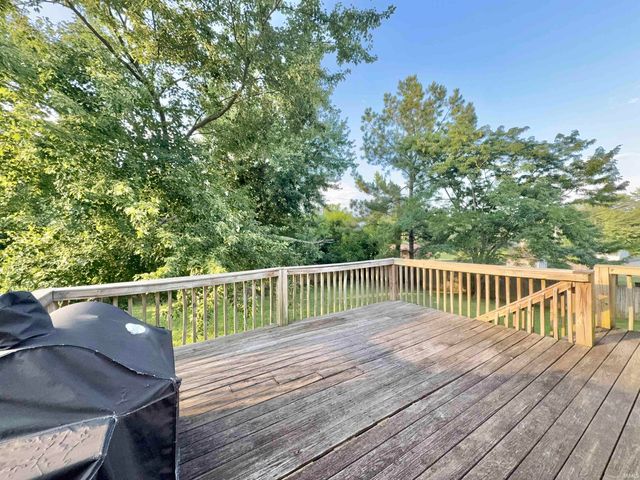 7766 Owens Drive, Newburgh, IN 47630